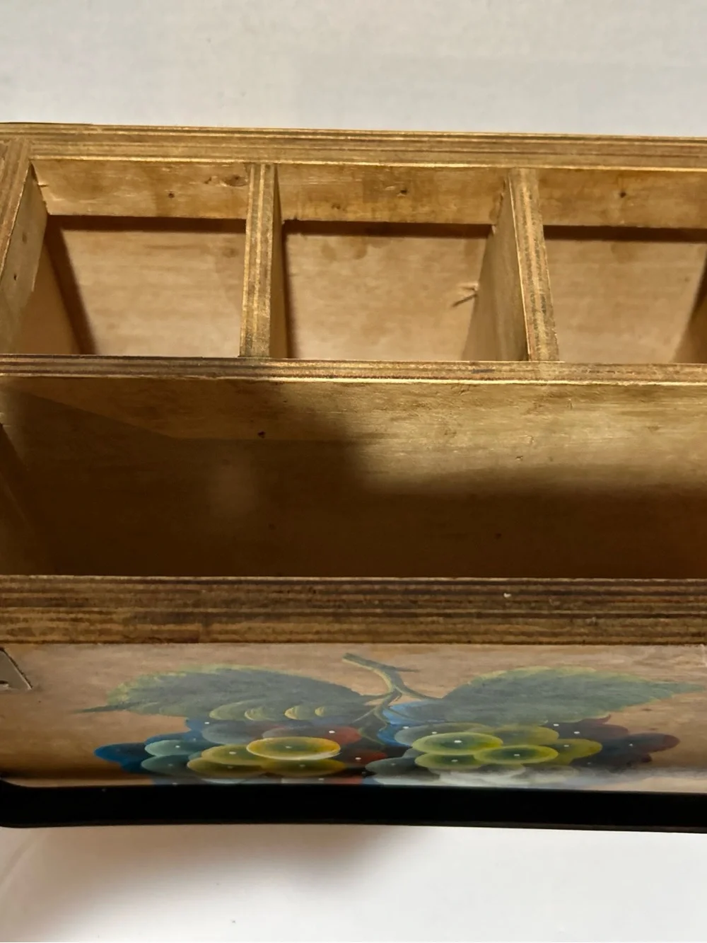 Vtg Hand-Painted Wooden Serving Utensil Caddy with Grapevine Design